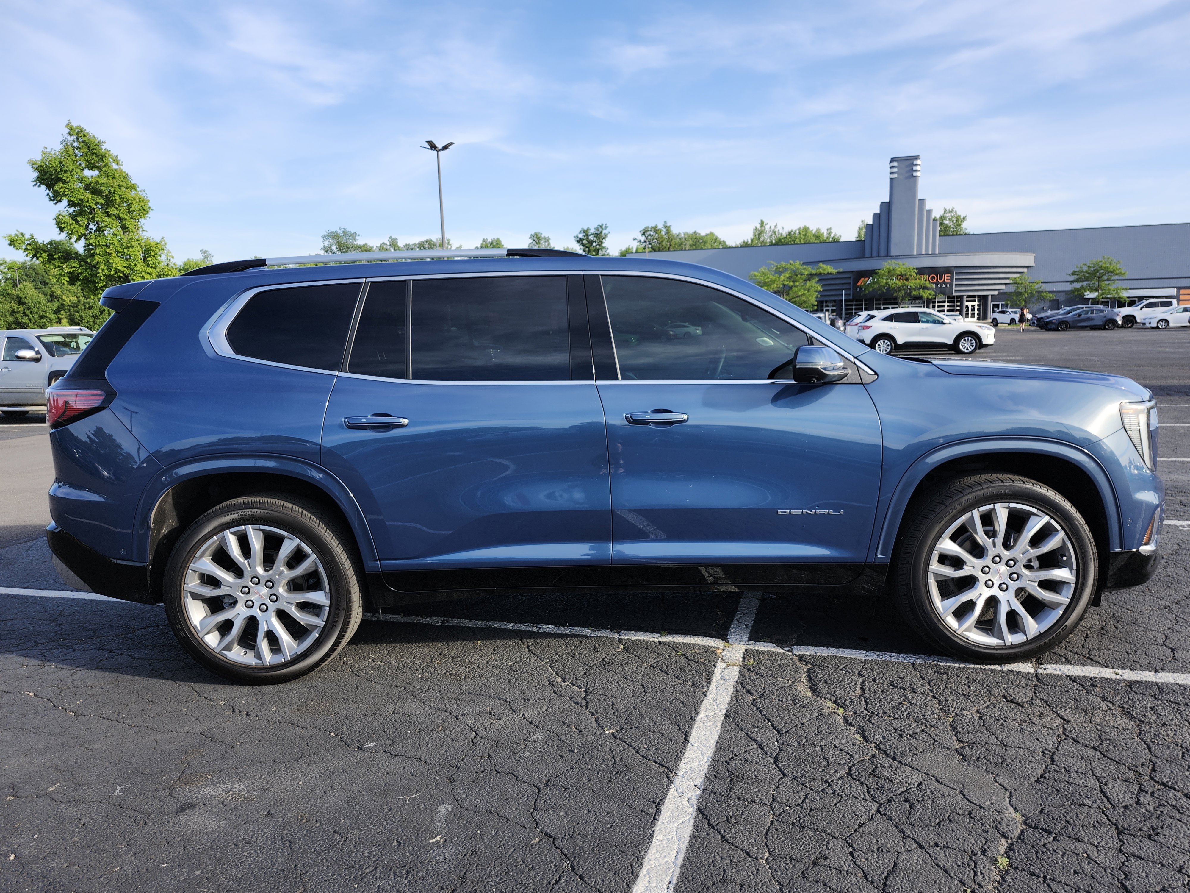 Used 2025 GMC Acadia Denali w/ Super Cruise Package AWD/4WD image 18