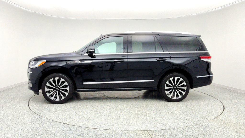 Used 2023 Lincoln Navigator Reserve AWD/4WD image 8