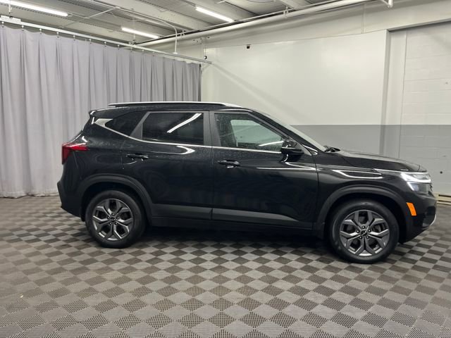Certified 2024 Kia Seltos S image 4