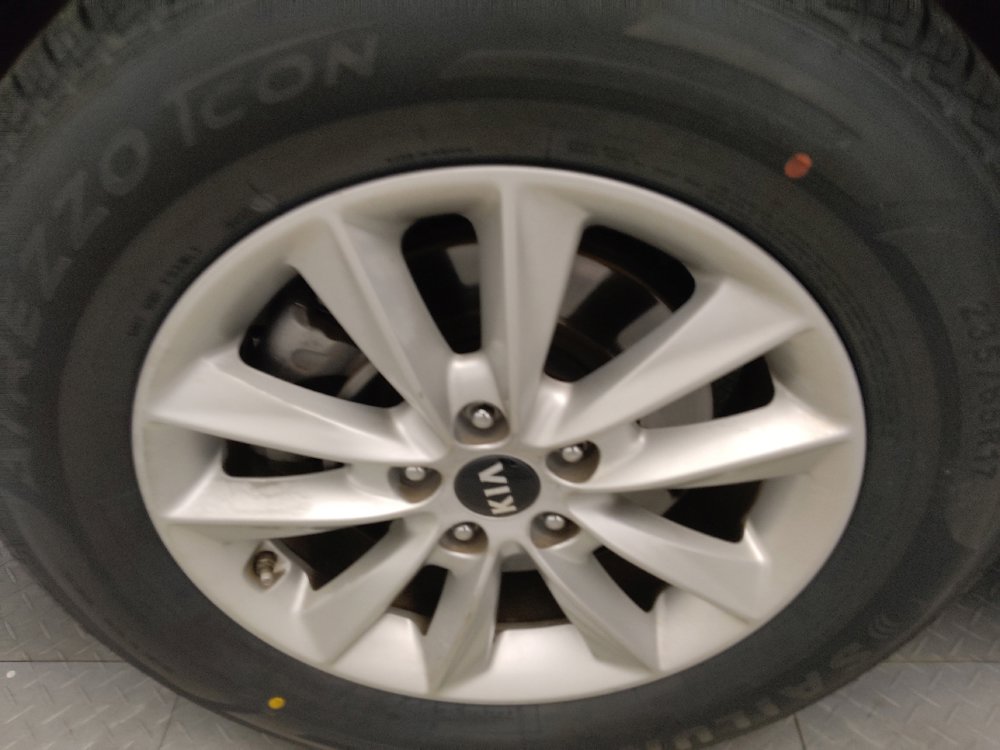 Used 2020 Kia Sorento LX FWD image 31