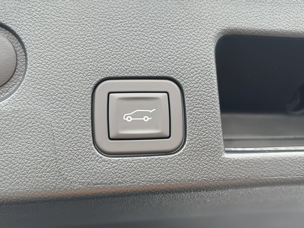 New 2027 Chevrolet Equinox LT w/ Convenience Package II AWD/4WD image 7