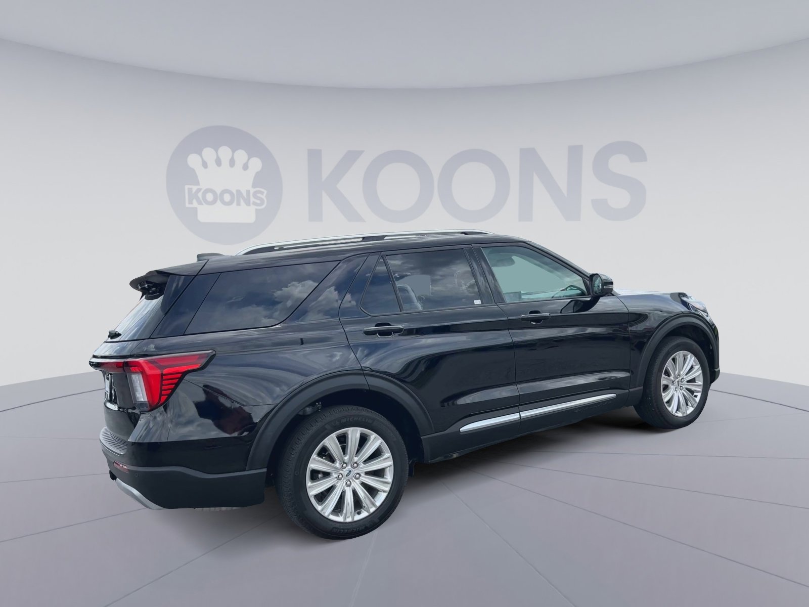 Used 2025 Ford Explorer Platinum w/ LUX Leather Package AWD/4WD image 12