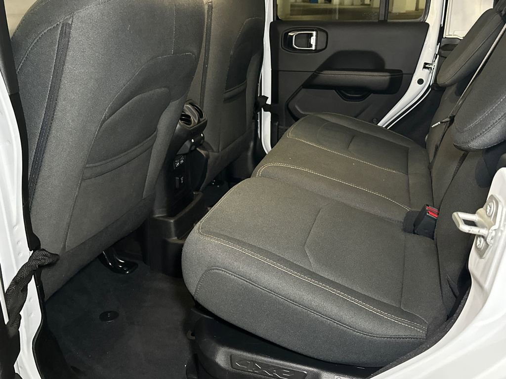 Used 2024 Jeep Wrangler Unlimited Sahara image 15