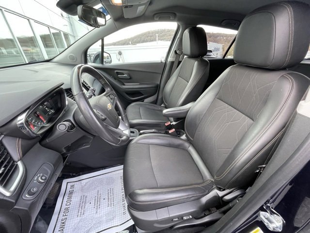 Certified 2022 Chevrolet Trax LT w/ LT Convenience Package image 24