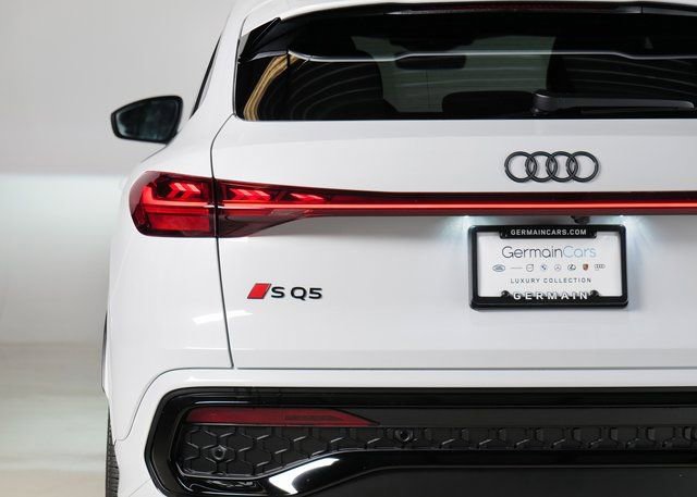 New 2025 Audi SQ5 Prestige image 8