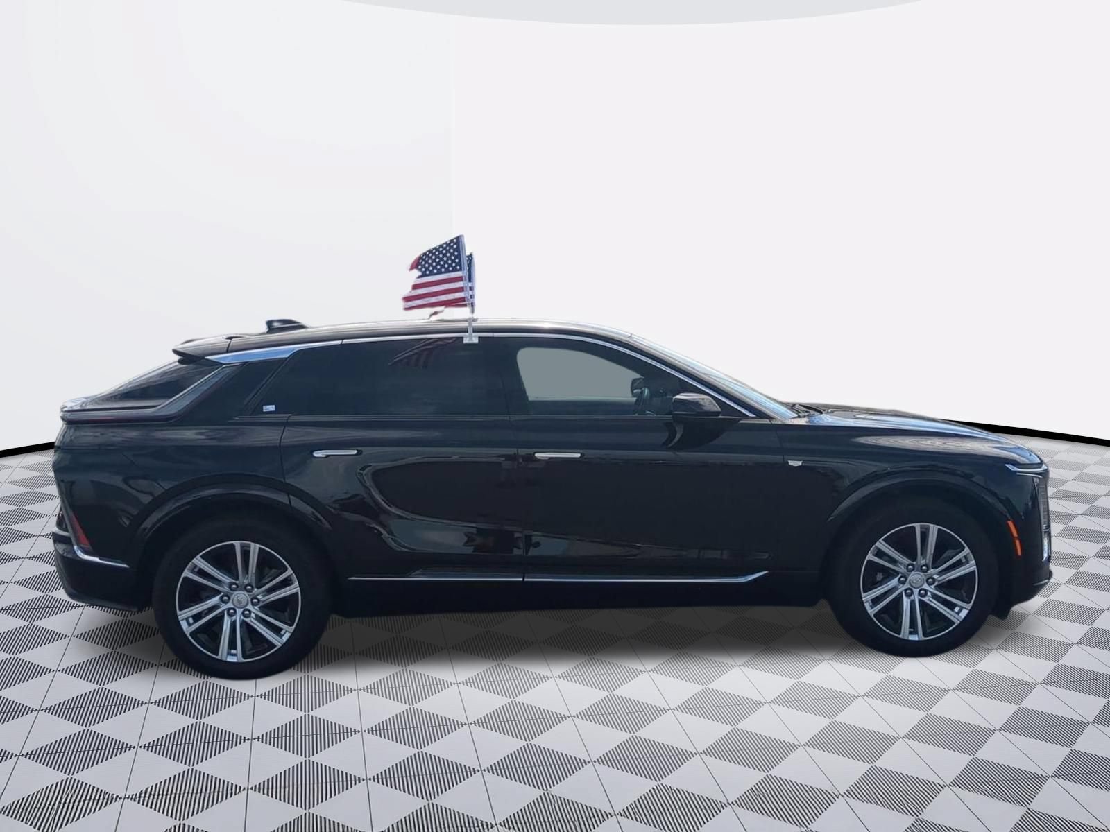 Certified 2024 Cadillac Lyriq Tech RWD image 8