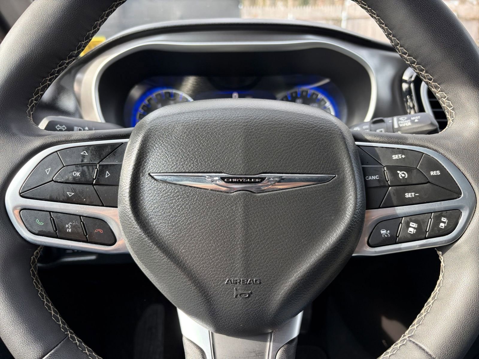 Used 2025 Chrysler Pacifica Select image 30