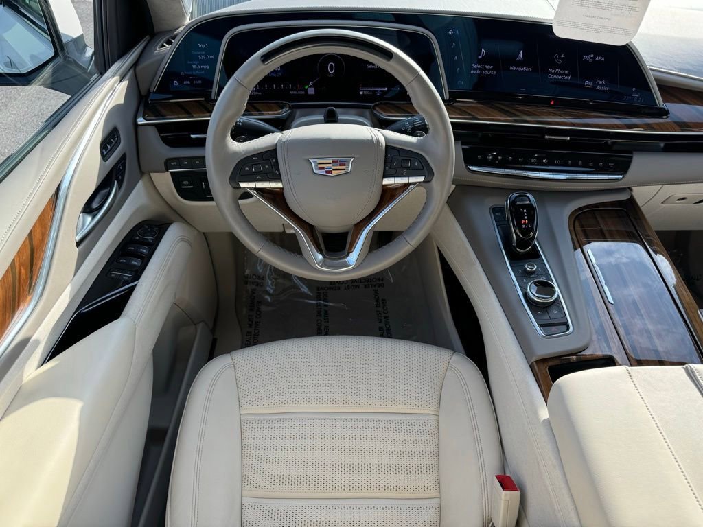 Used 2024 Cadillac Escalade Sport Platinum w/ LPO, ONYX Package AWD/4WD image 16