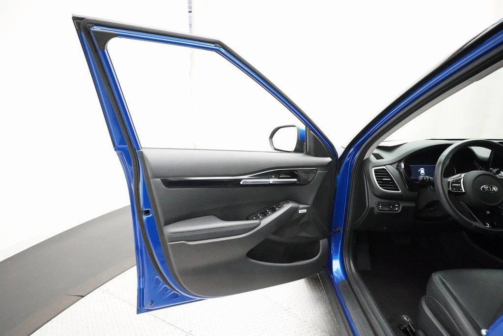 Used 2021 Kia Seltos SX w/ SX Sunroof Package image 27