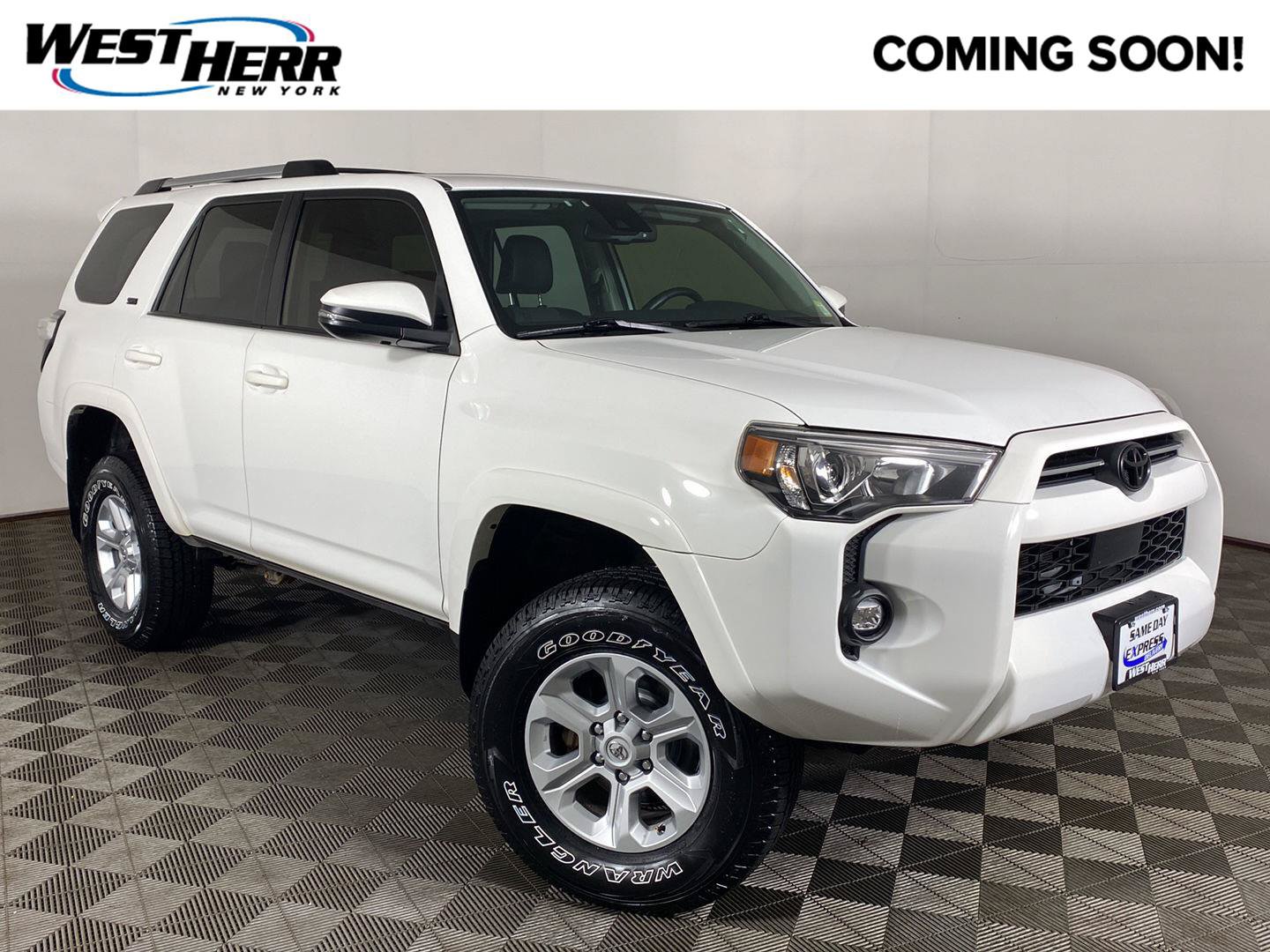 Used 2022 Toyota 4Runner SR5 Premium w/ Moonroof Package AWD/4WD image 1