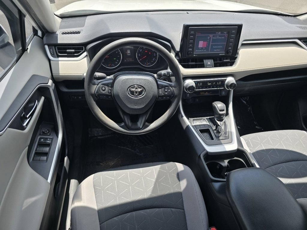 Used 2020 Toyota RAV4 XLE FWD image 25