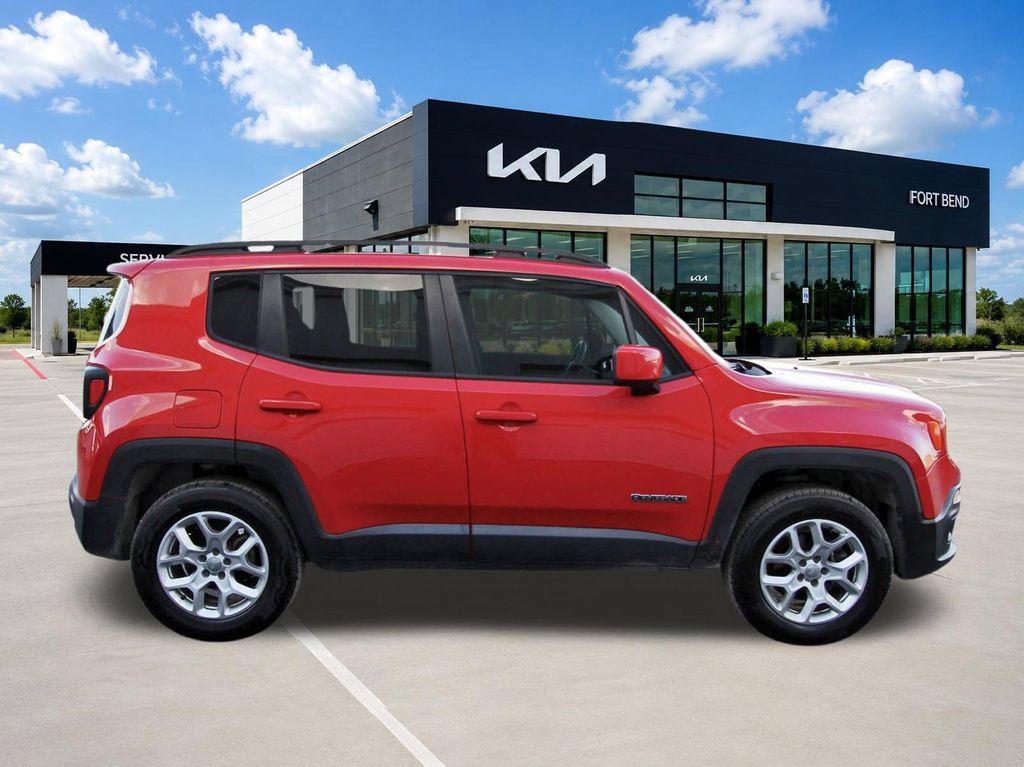 Used 2015 Jeep Renegade Latitude AWD/4WD image 4