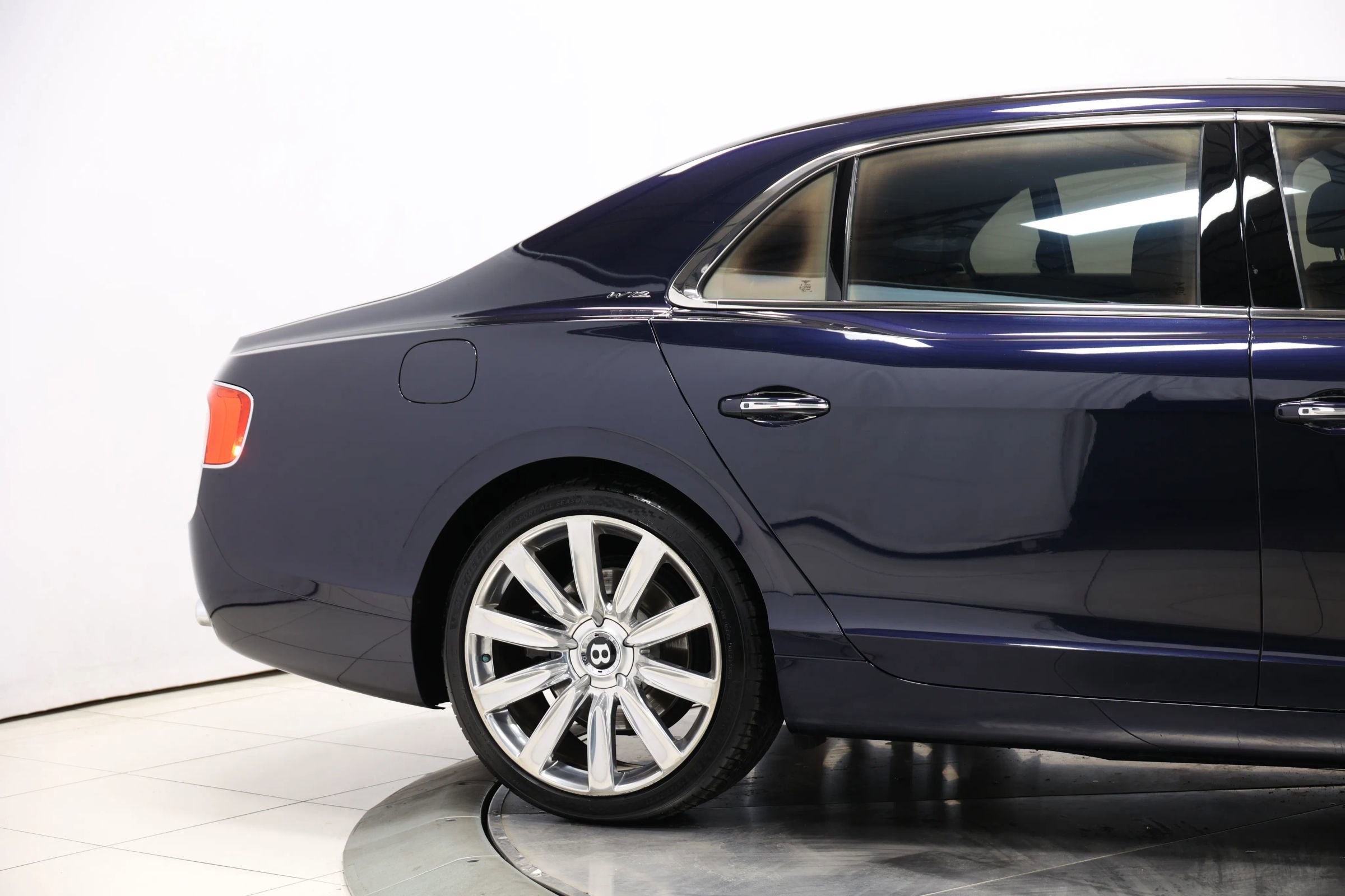 Used 2014 Bentley Flying Spur W12 image 60