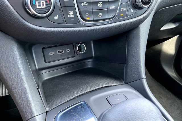 Used 2024 Chevrolet Equinox LT FWD image 15