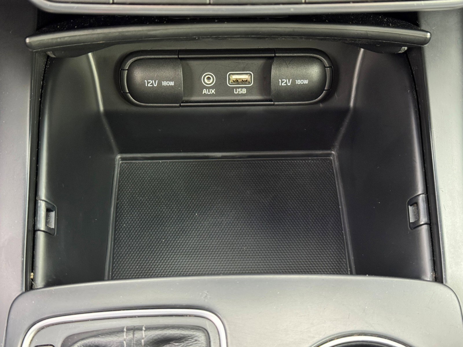 Used 2019 Kia Sorento LX w/ LX Convenience Package image 27