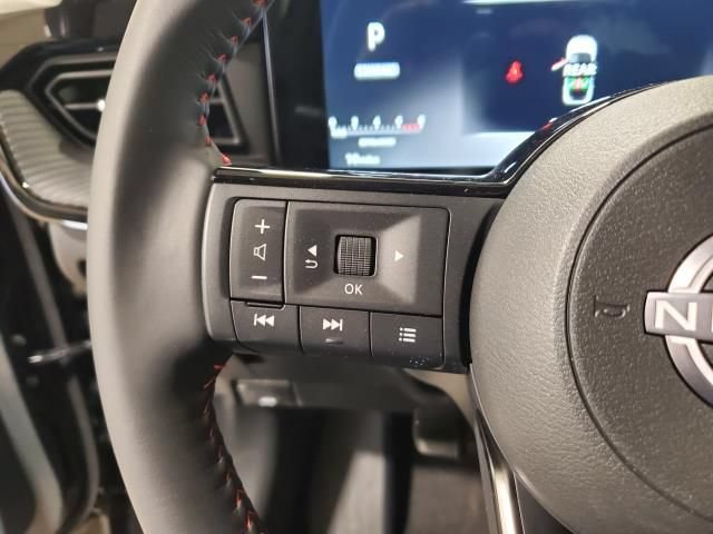 Used 2025 Nissan Kicks SR AWD/4WD image 18