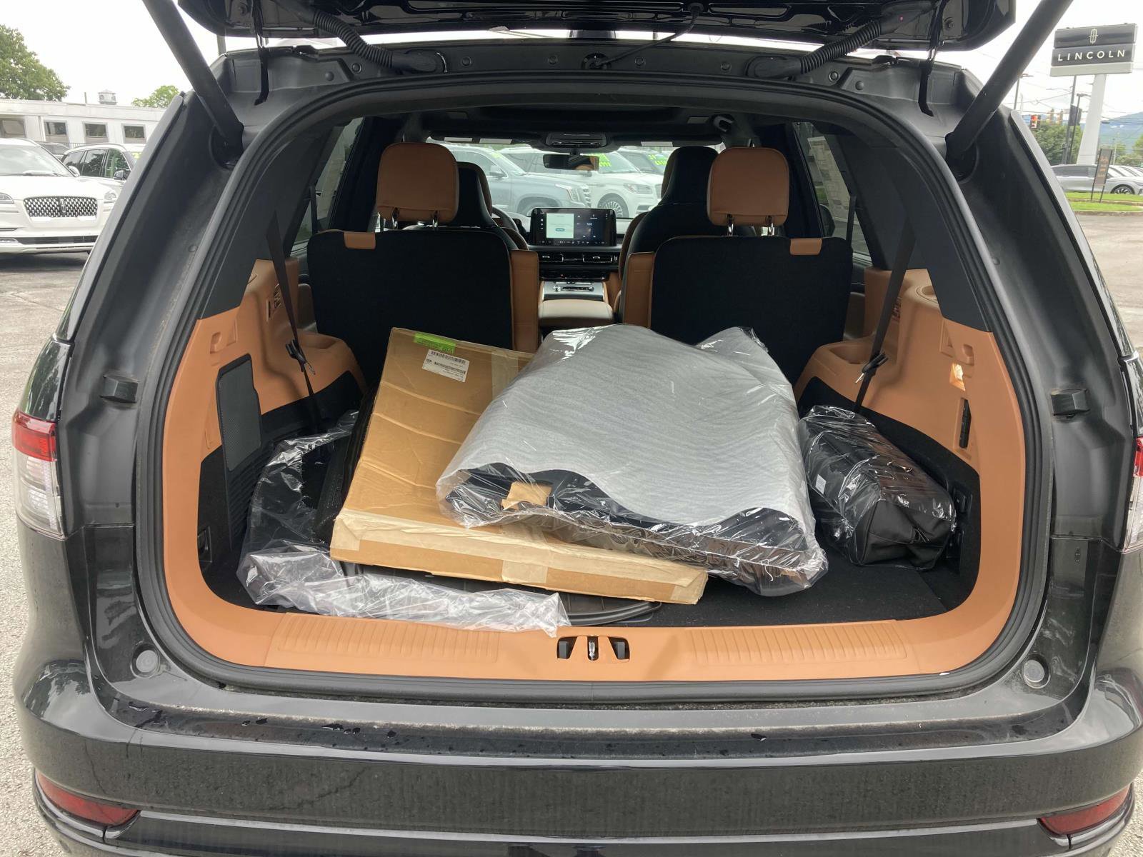 New 2025 Lincoln Aviator Black Label w/ Jet Appearance Package image 15