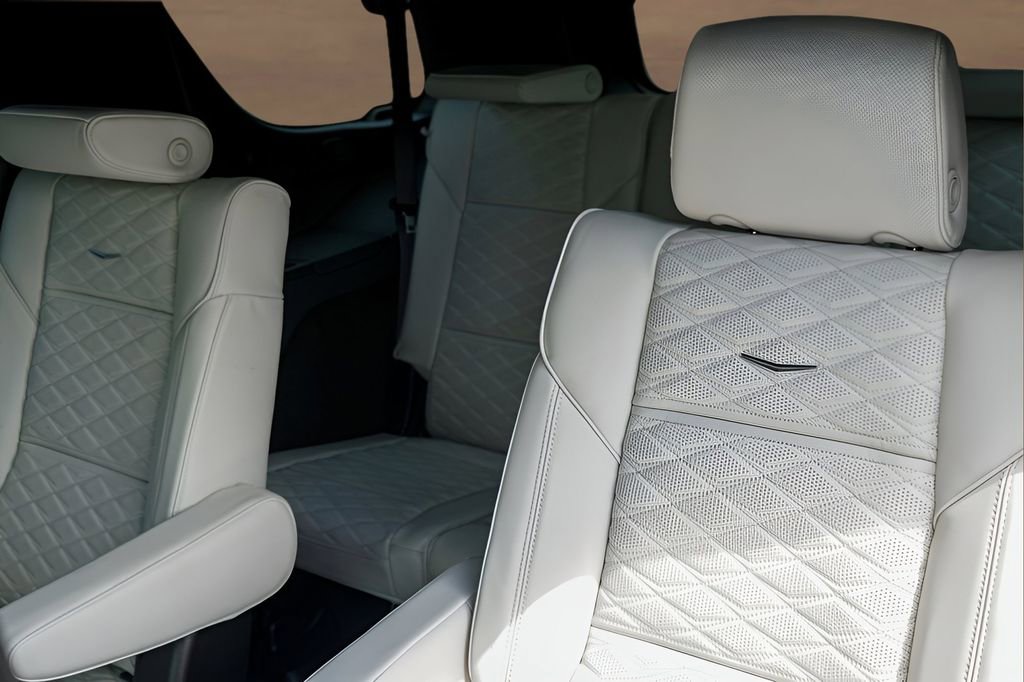 New 2026 Cadillac Escalade Platinum Sport w/ LPO, ONYX Package image 20