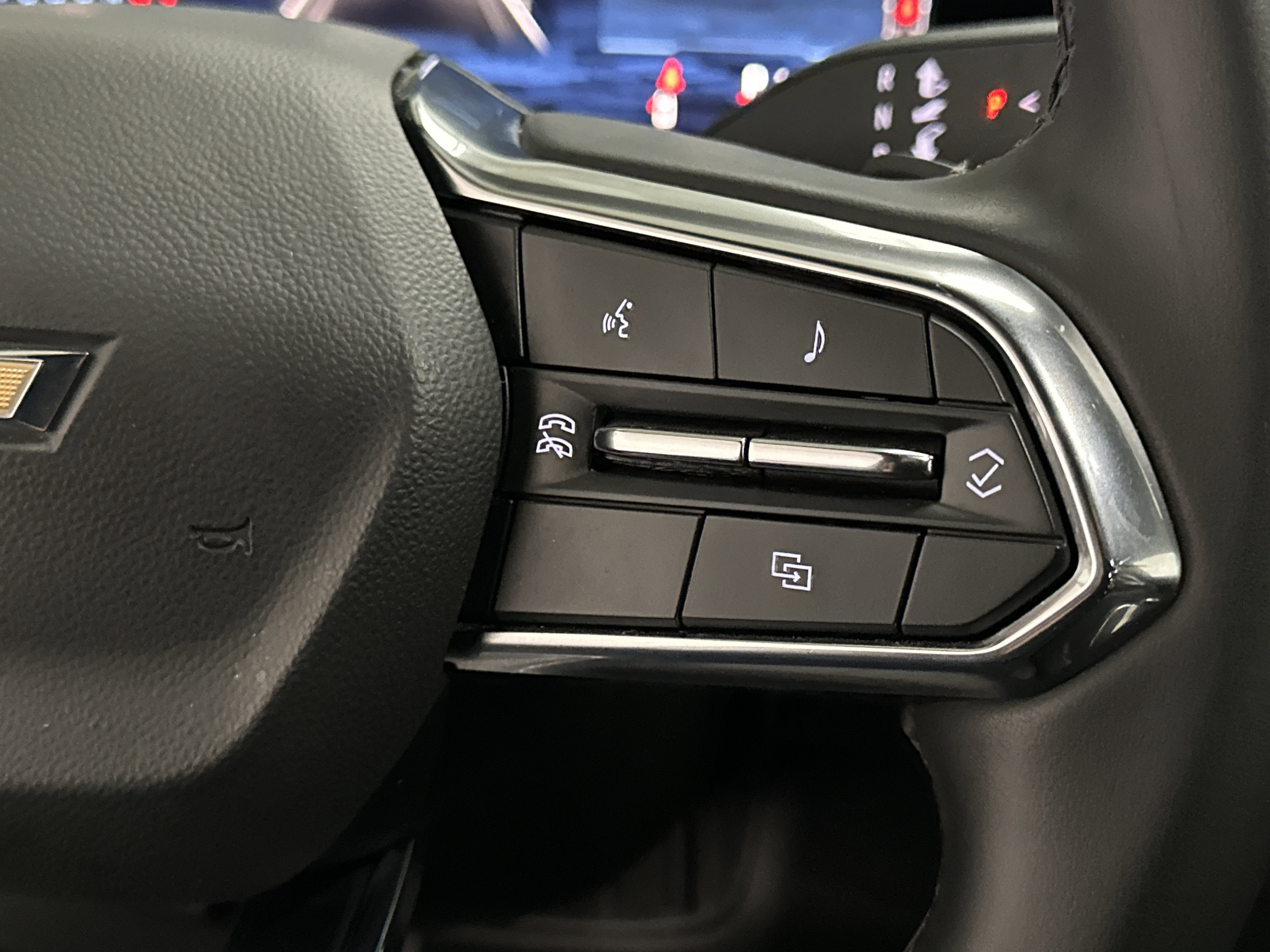 Used 2025 Chevrolet Tahoe LT image 33