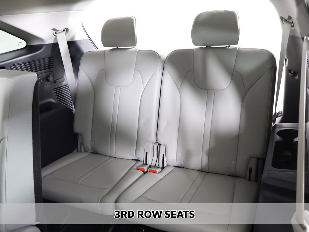 Used 2023 Kia Sorento S w/ Panoramic Sunroof Package AWD/4WD image 9
