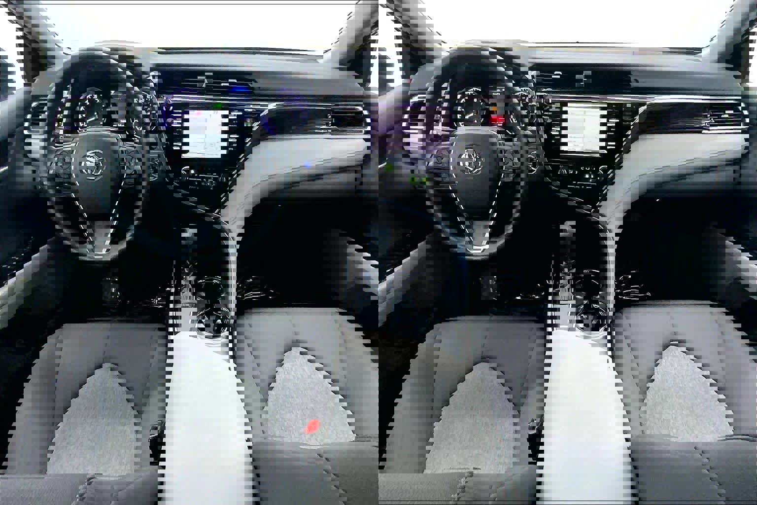 Used 2018 Toyota Camry LE image 18