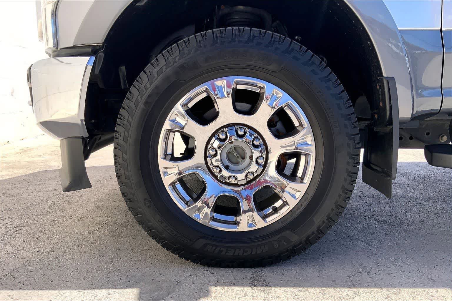 Used 2022 Ford F350 Lariat w/ Lariat Ultimate Package AWD/4WD image 9