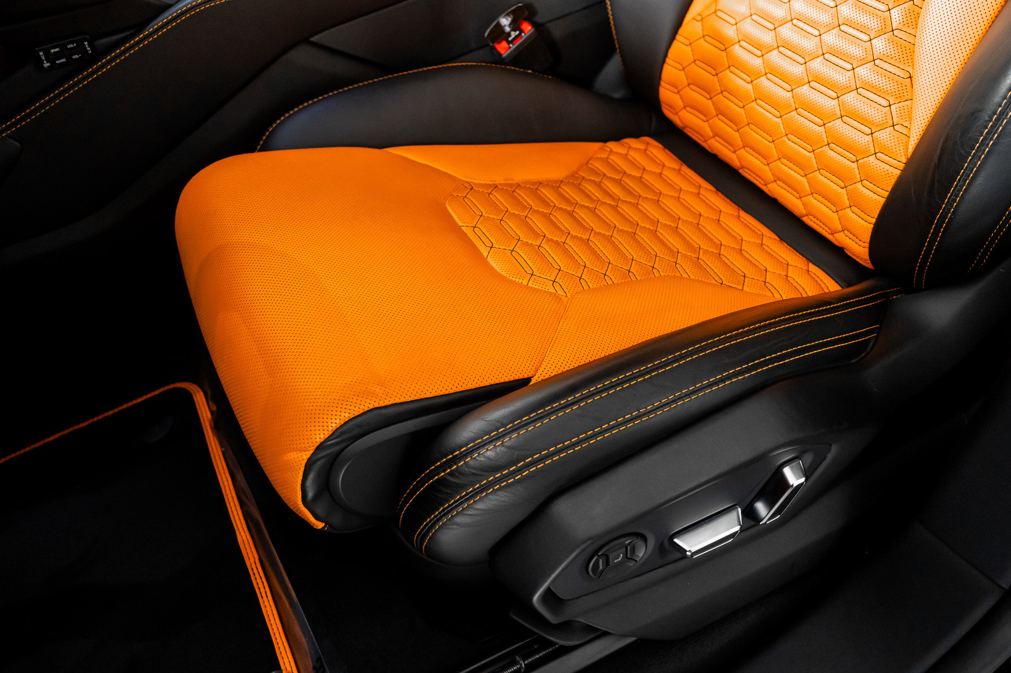 Used 2022 Lamborghini Urus image 33