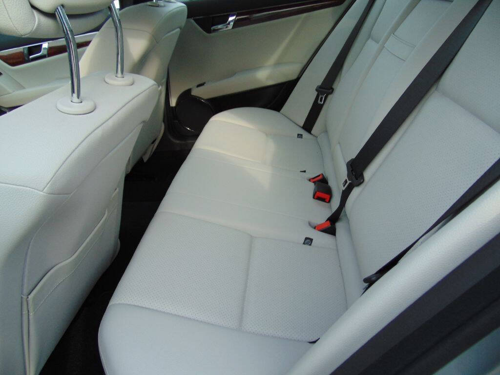 Used 2011 Mercedes-Benz C 300 Sedan image 16