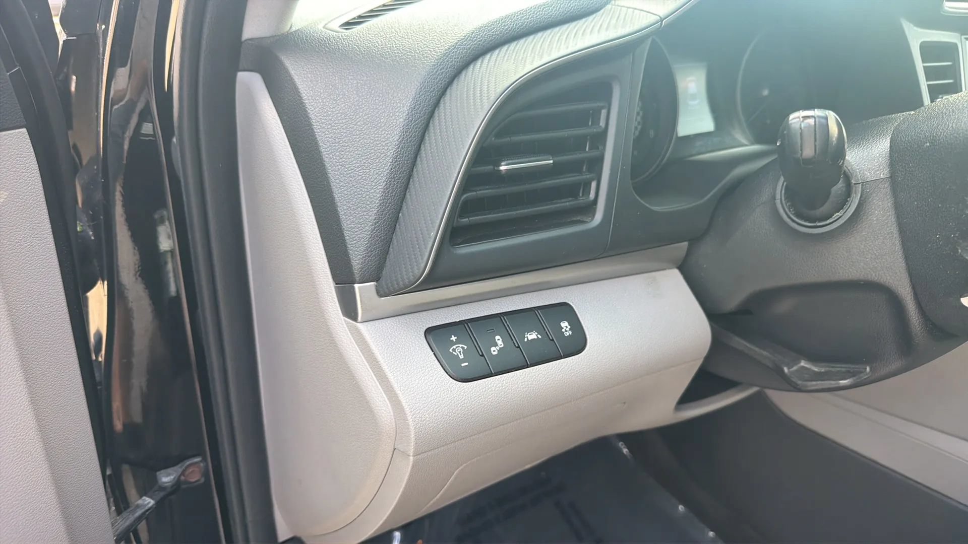 Used 2019 Hyundai Elantra Value Edition FWD image 29