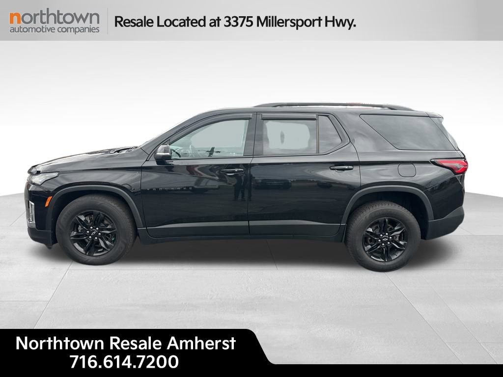 Used 2022 Chevrolet Traverse LT w/ Midnight/Sport Edition image 3