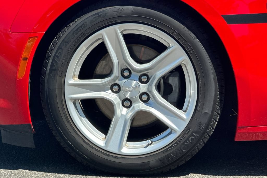 Used 2020 Chevrolet Camaro LT RWD image 25
