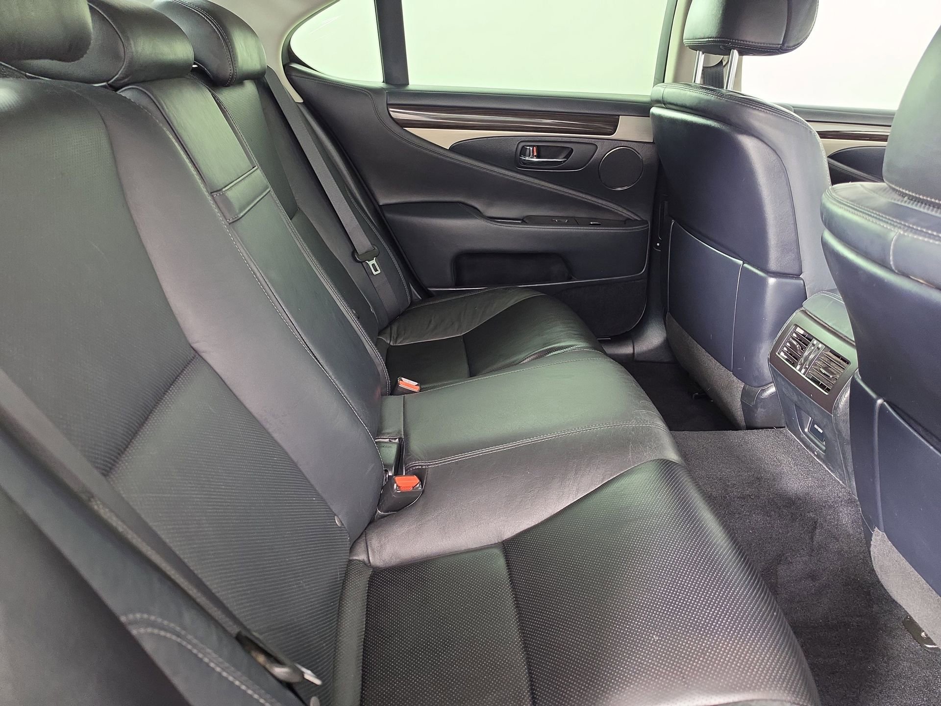 Used 2014 Lexus LS 460 w/ Comfort Package RWD image 41