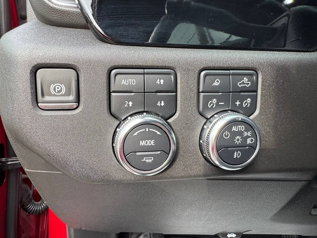 Certified 2025 GMC Sierra 2500 SLT w/ SLT Premium Package AWD/4WD image 17