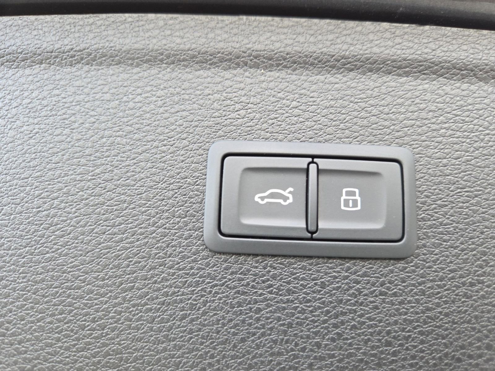 Used 2025 Audi Q5 2.0T Premium image 22