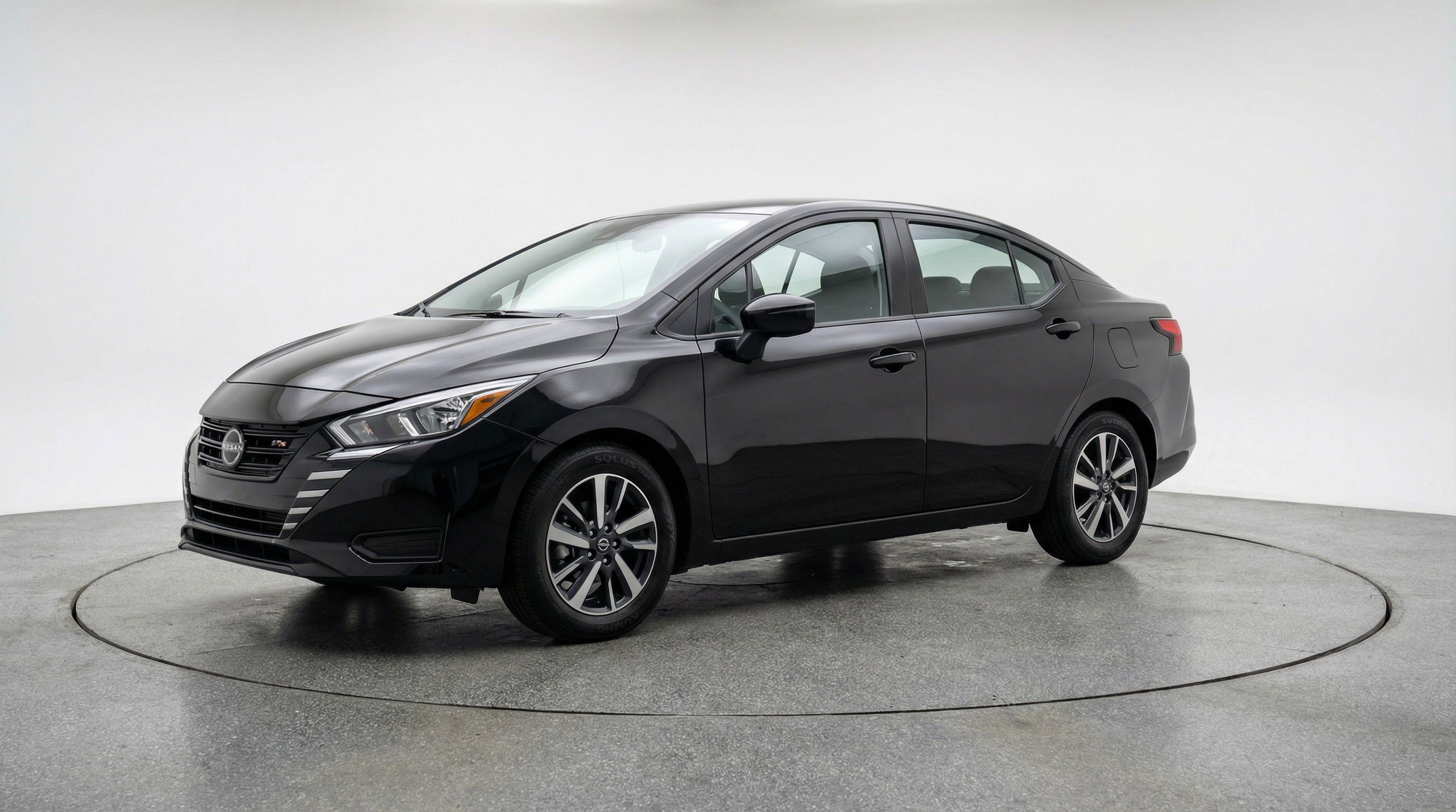 Used 2025 Nissan Versa SV FWD image 3