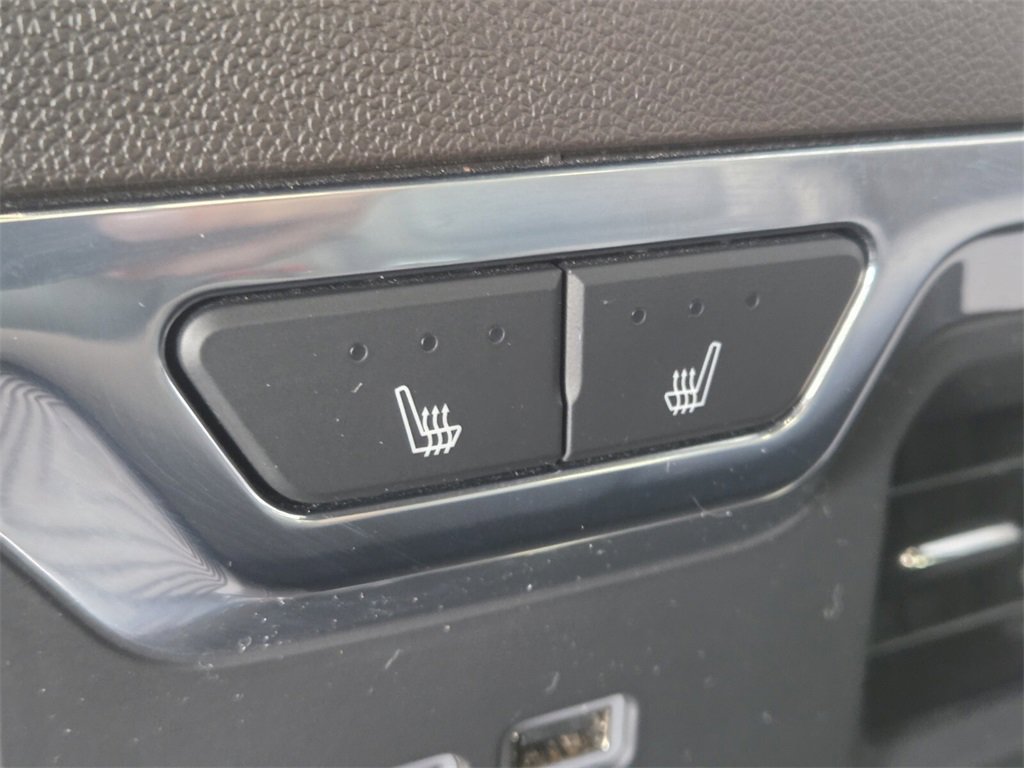 Used 2024 Chevrolet Silverado 2500 LTZ w/ LTZ Convenience Package image 18