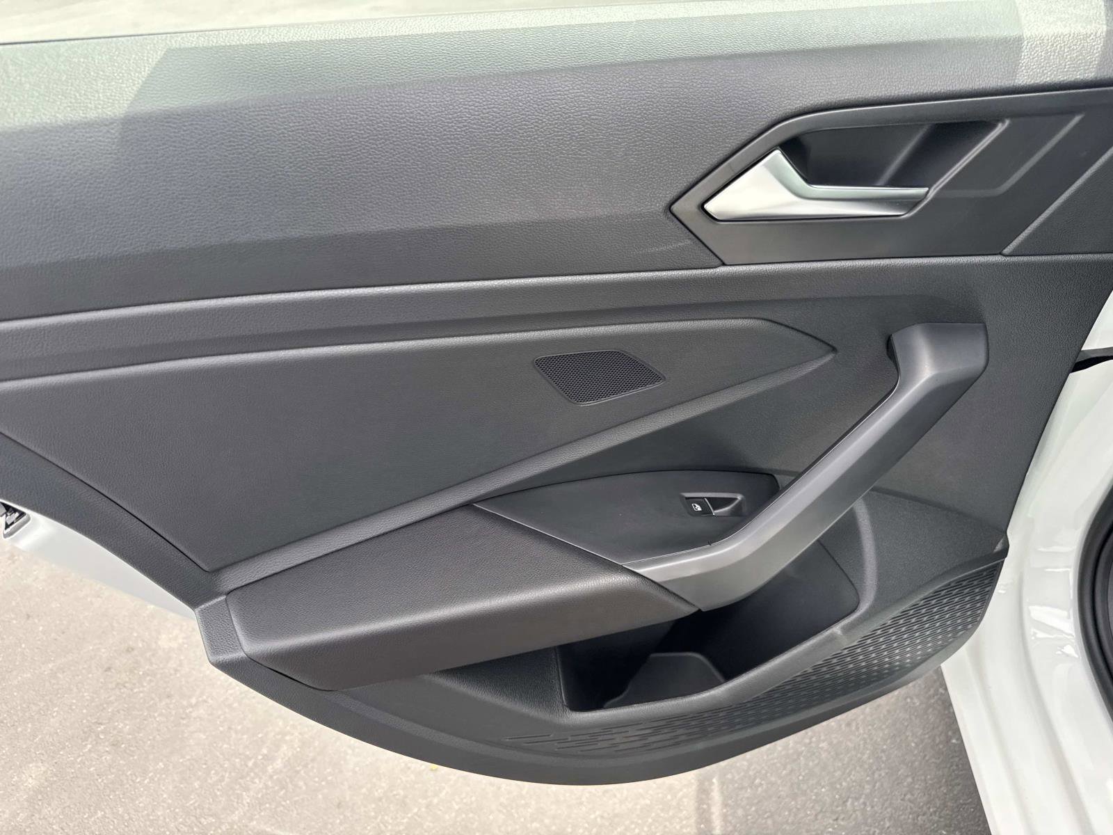 Certified 2025 Volkswagen Jetta Sport image 9