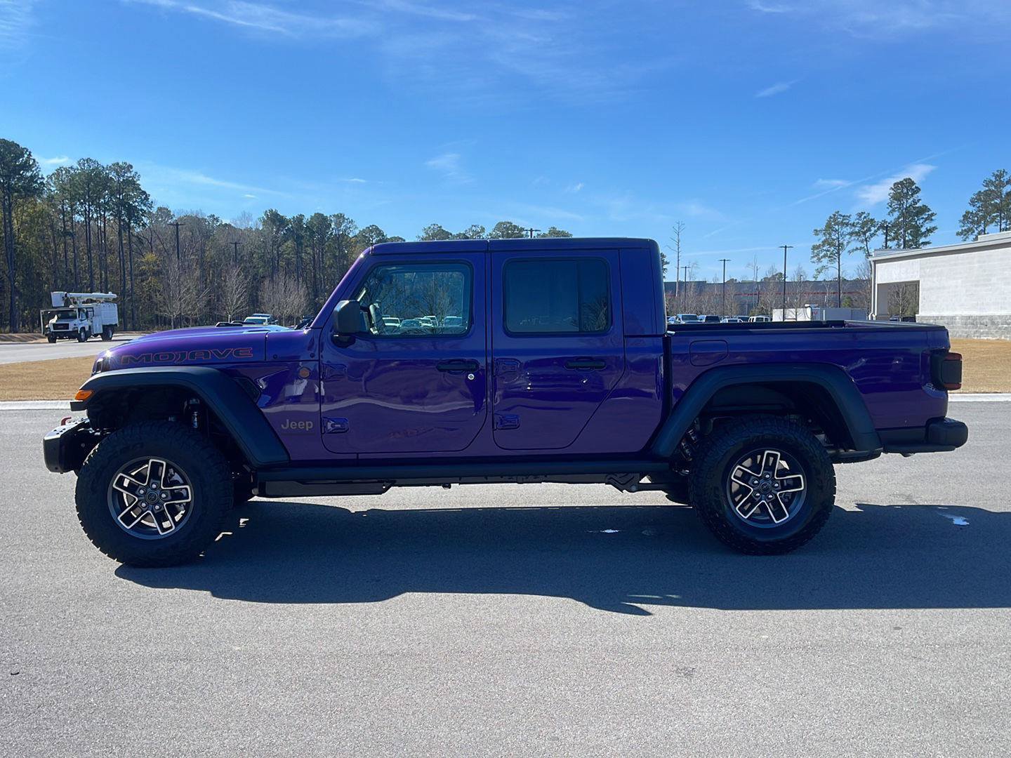 New 2026 Jeep Gladiator Mojave w/ Steel Bumper Group AWD/4WD image 4