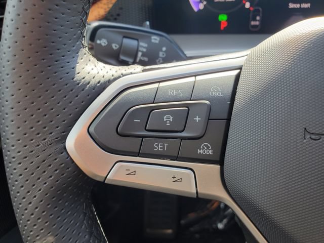 New 2026 Volkswagen Tiguan SE R-Line AWD/4WD image 21