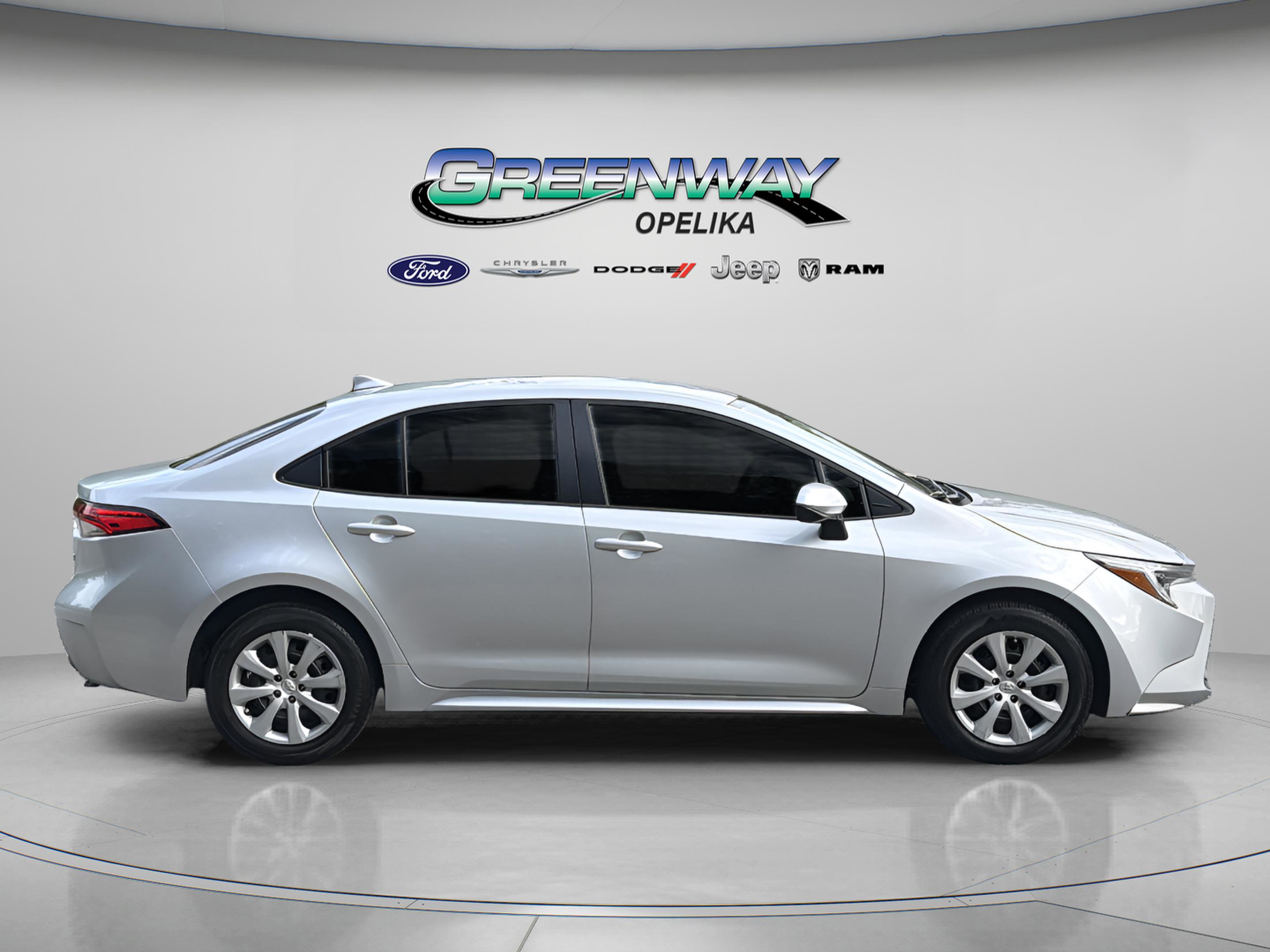 Used 2024 Toyota Corolla LE FWD image 8