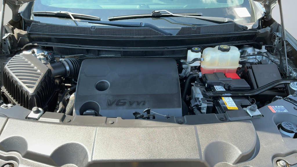 Used 2023 Chevrolet Traverse LT FWD image 24