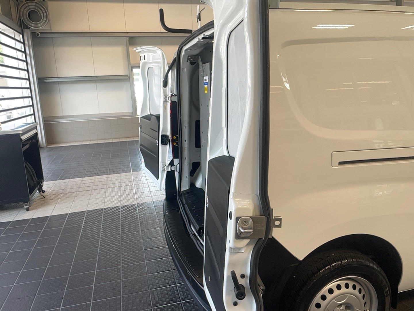 Used 2022 RAM ProMaster City Tradesman FWD image 7