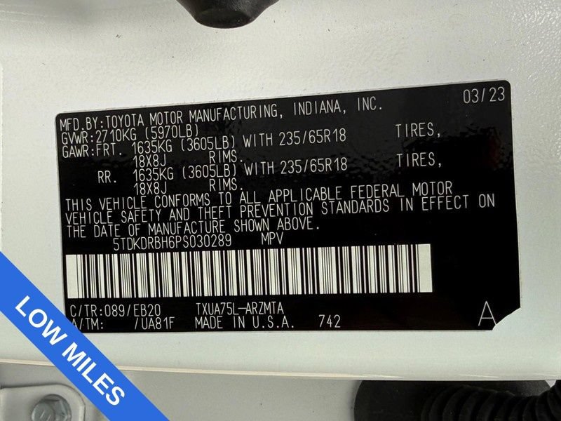 Used 2023 Toyota Highlander XLE AWD/4WD image 28