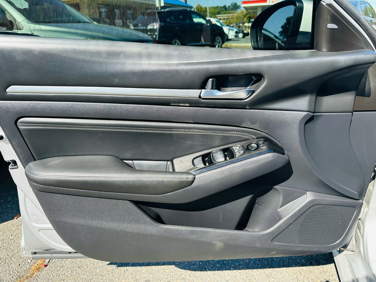 Used 2020 Nissan Altima 2.5 SV image 12