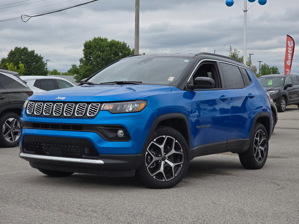 Used 2025 Jeep Compass Limited AWD/4WD image 2