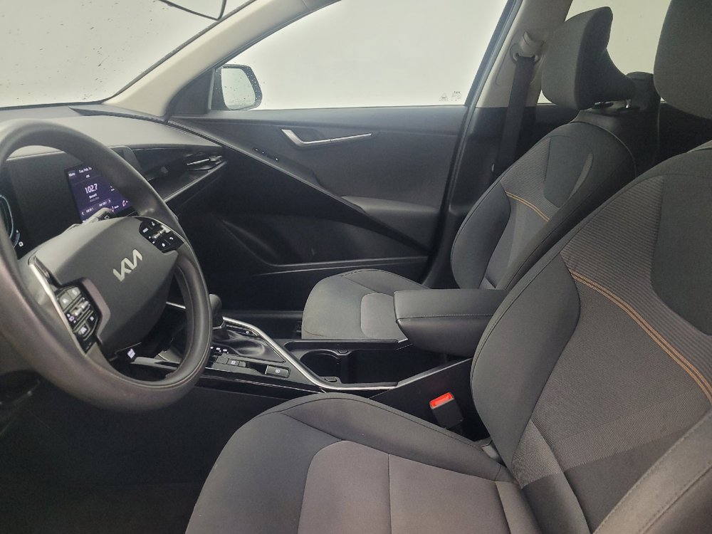 Used 2024 Kia Niro LX image 17