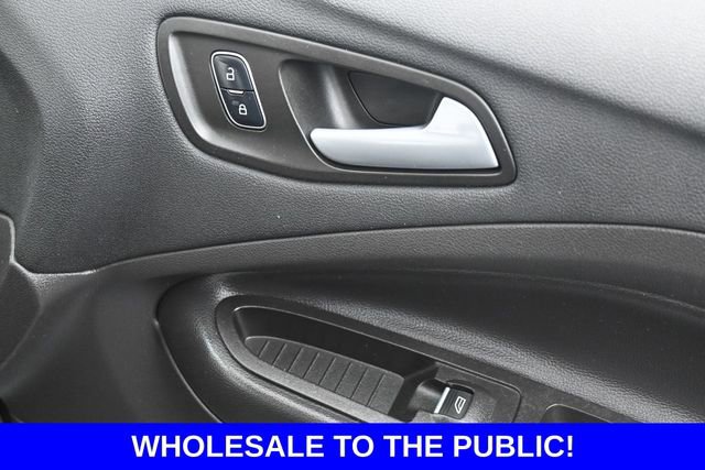 Used 2017 Ford Escape SE w/ Equipment Group 201A FWD image 15