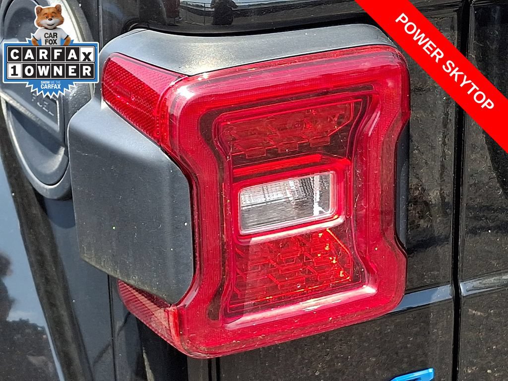 Used 2024 Jeep Wrangler Unlimited Sahara w/ Technology Group AWD/4WD image 8