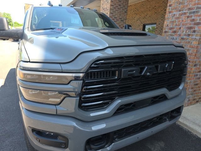 Used 2026 RAM 2500 Laramie AWD/4WD image 2