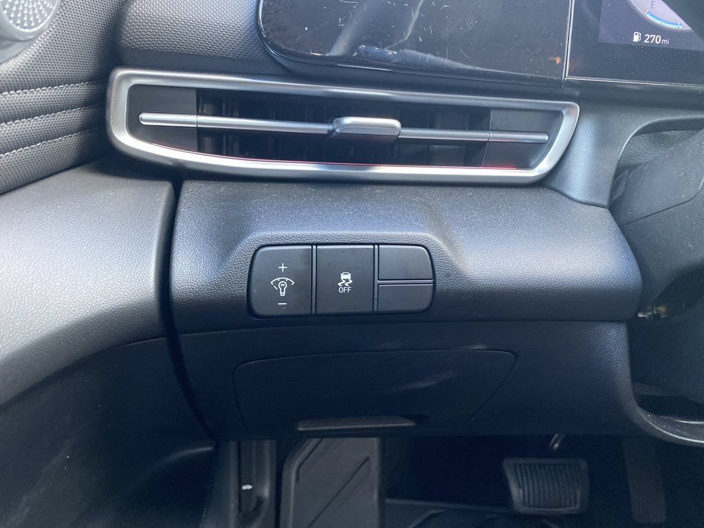 Certified 2025 Hyundai Elantra SEL FWD image 19